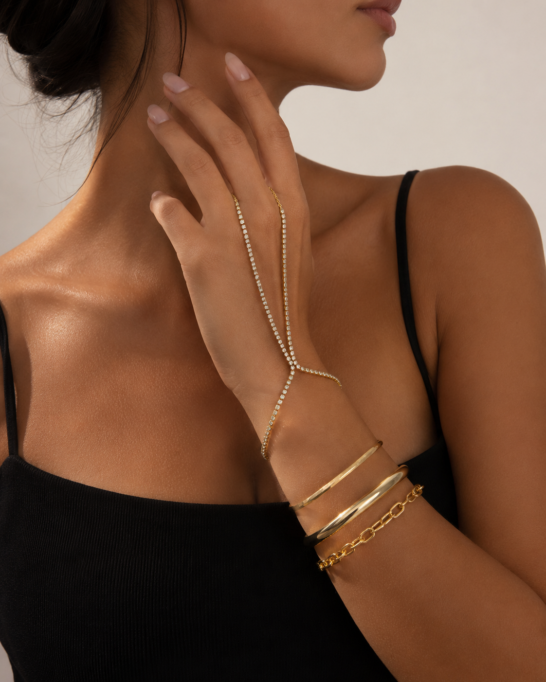NIKKI HAND CHAIN