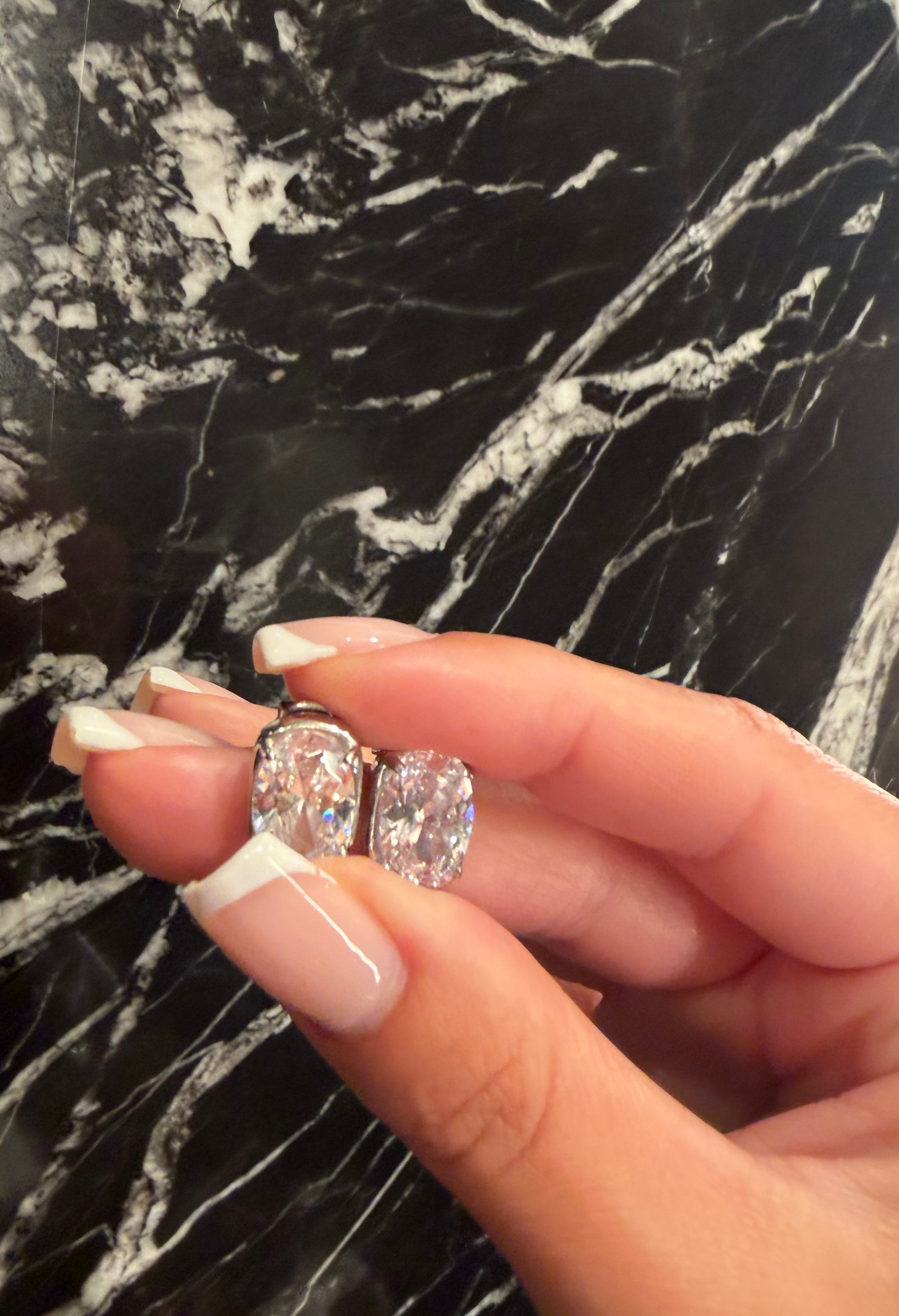 LONDON STUD EARRINGS