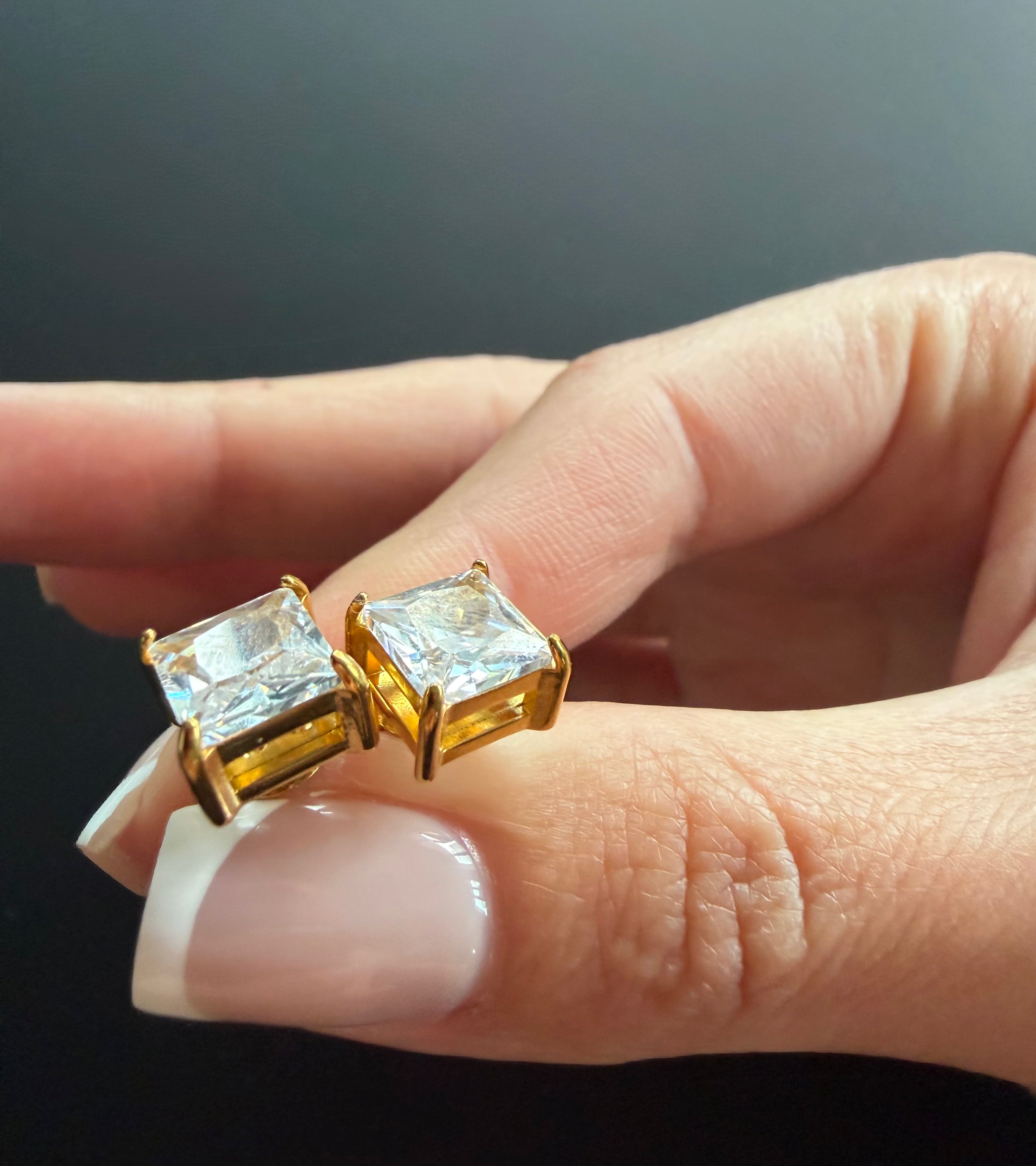 SHELLY DIAMOND STUDS | THE CC ICONS